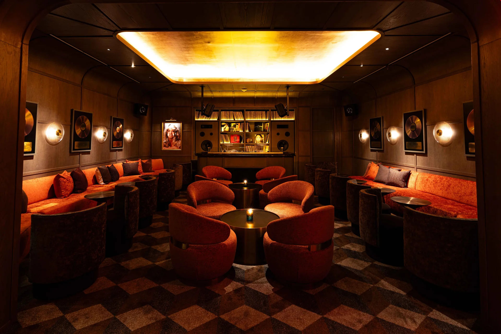 400 Vinyl Room — full listening room and DJ booth